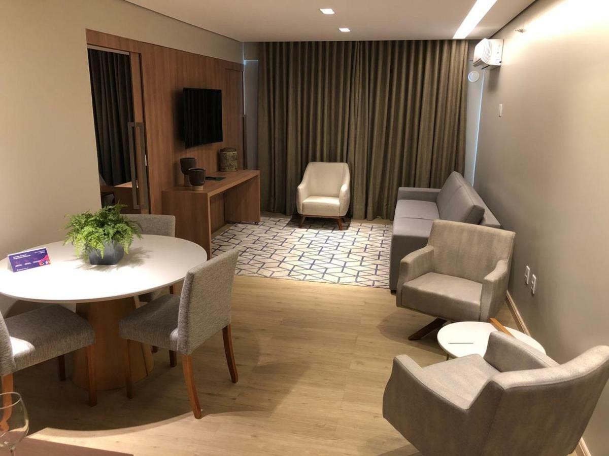 Dubai Hotel Montes Claros